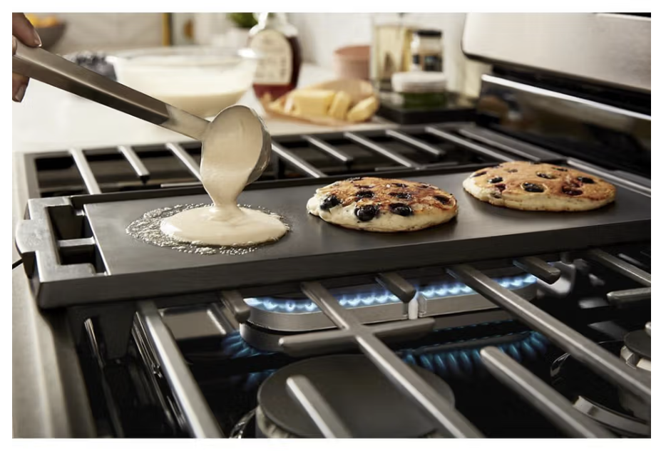 Whirlpool 5.1 Cu. Ft. Freestanding Gas Range with Edge to Edge Cooktop