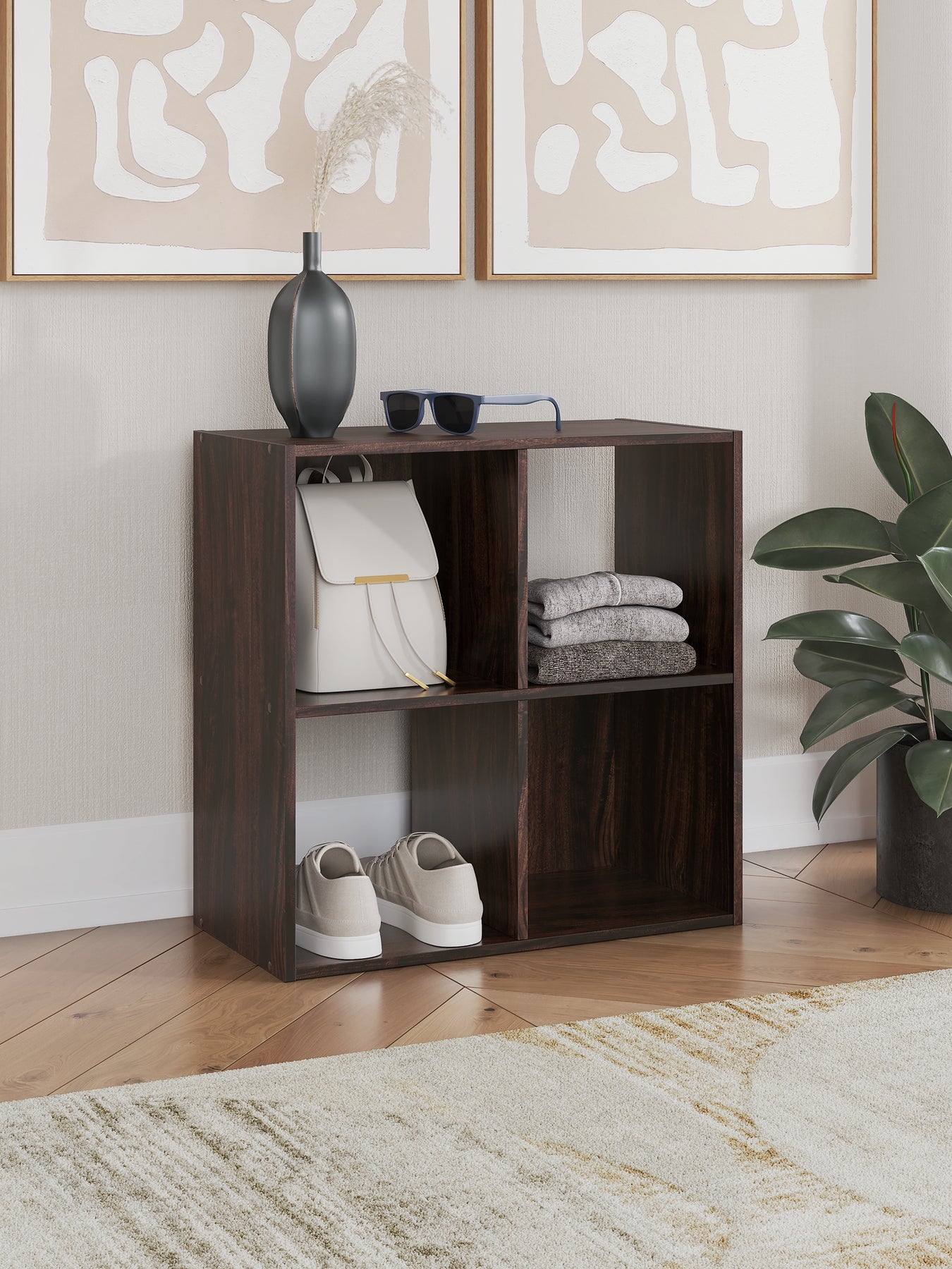 Living Room > Occasional > Accent Cabinets