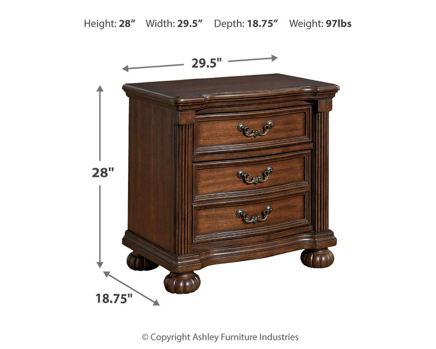 Lavinton Queen Poster Bed, Dresser, Mirror, Chest and Nightstand