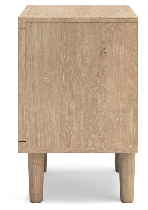 Cielden Full Panel Bed with Mirrored Dresser and Nightstand