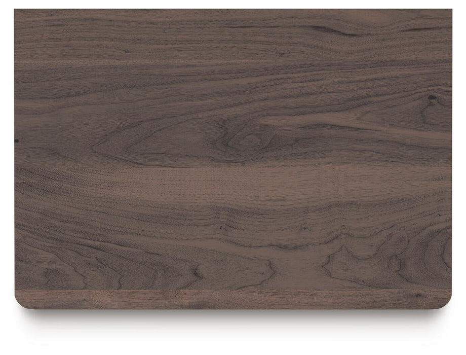 Pamytta King Panel Platform Bed, Dresser, Mirror and Nightstand