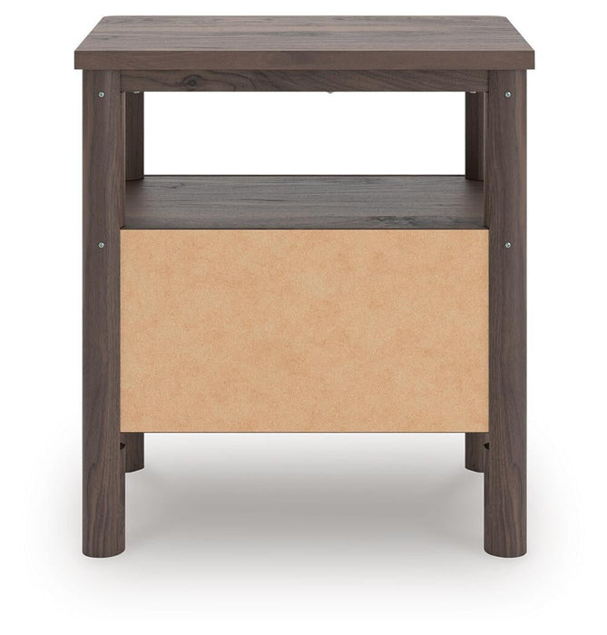 Pamytta King Panel Bed, Dresser, Mirror, Chest and Nightstand